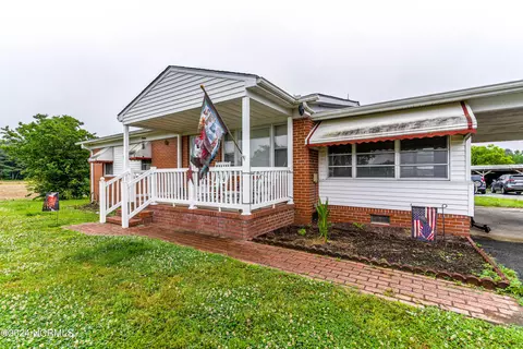 Exterior - 320 White Oak Rd, Eure, NC 27935 photo 3 of 7