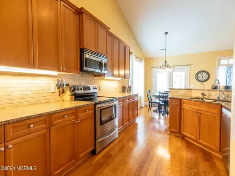 360 Highlands Dr, Hampstead, NC 28443 photo 24