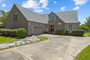 6102 Cutlass Ct, New Bern, NC 28560