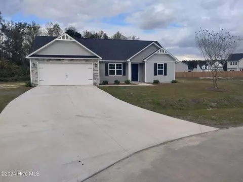 904 Shields Pl, Richlands, NC 28574