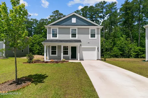 828 Conductor Ct, Vass, NC 28394