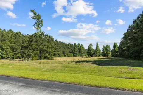 300 Garbacon Dr, Beaufort, NC 28516