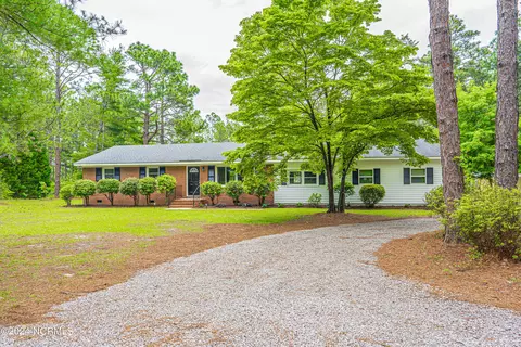 415 N Currant St, Pinebluff, NC 28373