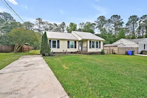 209 E Hollins Rd, Wilmington, NC 28412