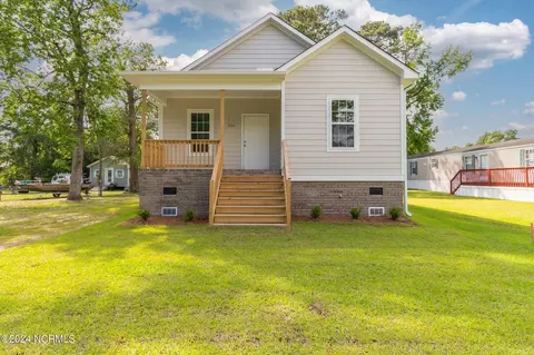 2024 Kennels Beach Rd, Grantsboro, NC 28529