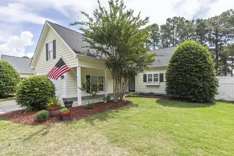 4989 Glen Cove Dr SE, Southport, NC 28461
