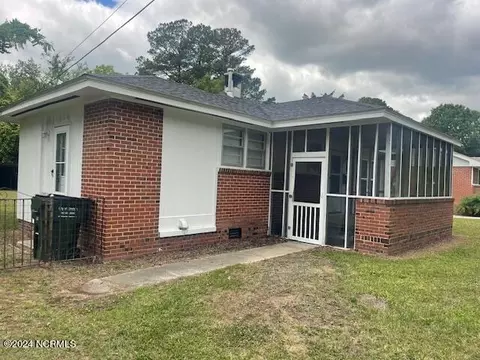 1210 Ferndale Ln, Kinston, NC 28501
