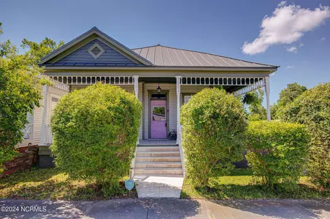 1502 Dock St, Wilmington, NC 28401