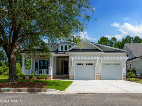 3820 Reserve Club Dr, Southport, NC 28461