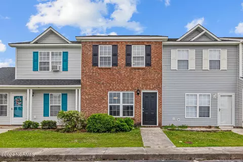 104 Fairwood Ct, Jacksonville, NC 28546