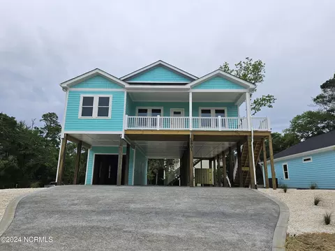 2901 W Oak Island Dr, Oak Island, NC 28465