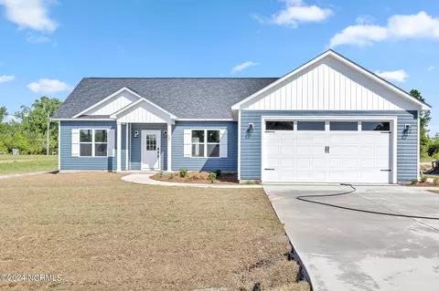 307 Belgian Ct, Richlands, NC 28574