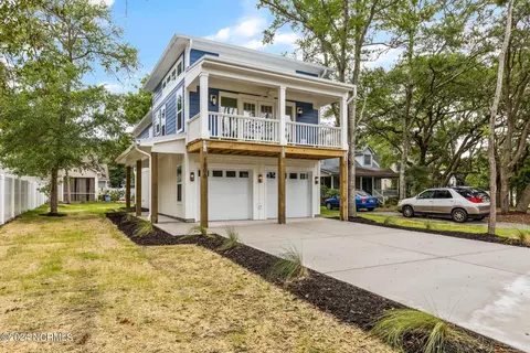 1806 W Oak Island Dr, Oak Island, NC 28465