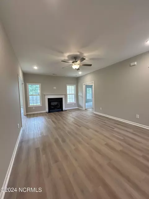 156 Jordan Dr, New Bern, NC 28562 photo 3