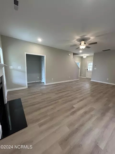 156 Jordan Dr, New Bern, NC 28562 photo 5