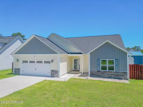 404 Wind Sail Ct, Sneads Ferry, NC 28460