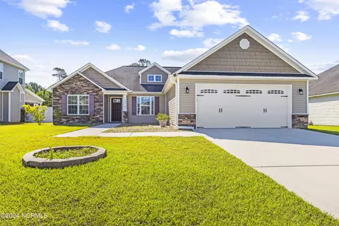 145 Cavalier Dr, Jacksonville, NC 28546