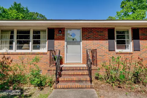 221 Madeline Dr, Wilmington, NC 28405