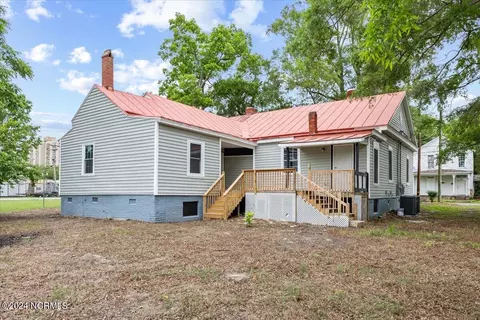 Exterior - 215 E Peyton Ave, Kinston, NC 28501 photo 10 of 20