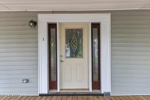 Exterior - 215 E Peyton Ave, Kinston, NC 28501 photo 6 of 20
