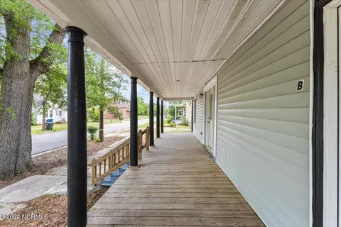 Exterior - 215 E Peyton Ave, Kinston, NC 28501 photo 5 of 20