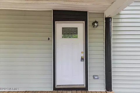 Exterior - 215 E Peyton Ave, Kinston, NC 28501 photo 7 of 20