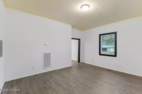 Living - 215 E Peyton Ave, Kinston, NC 28501 photo 1 of 4
