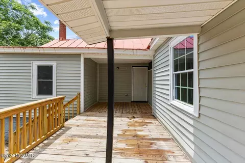 Exterior - 215 E Peyton Ave, Kinston, NC 28501 photo 12 of 20