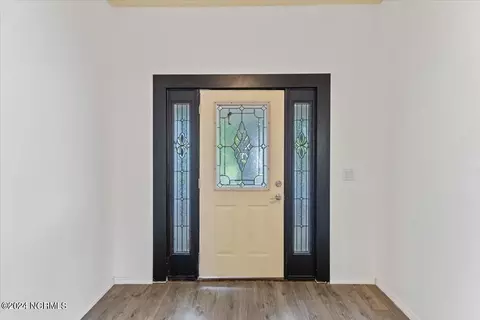 Entry Way - 215 E Peyton Ave, Kinston, NC 28501 photo 1 of 12