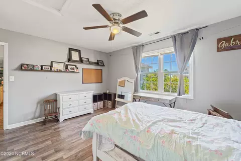 Bedroom - 210 Faison Ln, Hubert, NC 28539 photo 4 of 7
