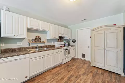 Kitchen - 210 Faison Ln, Hubert, NC 28539 photo 1 of 4
