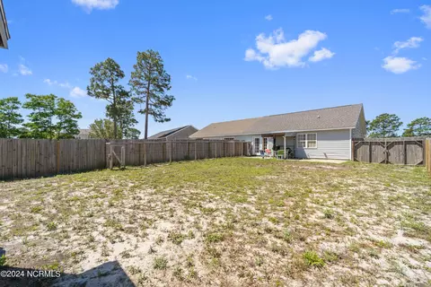 Exterior - 210 Faison Ln, Hubert, NC 28539 photo 3 of 4