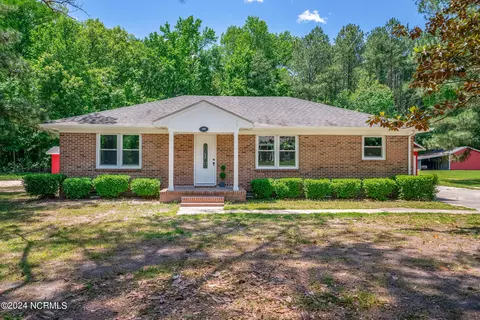 719 Halls Creek Rd, Elizabeth City, NC 27909