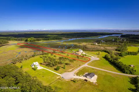 412 Madewood Ln, Newport, NC 28570