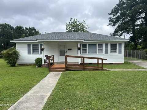 145 S Fairview Cir, Tarboro, NC 27886