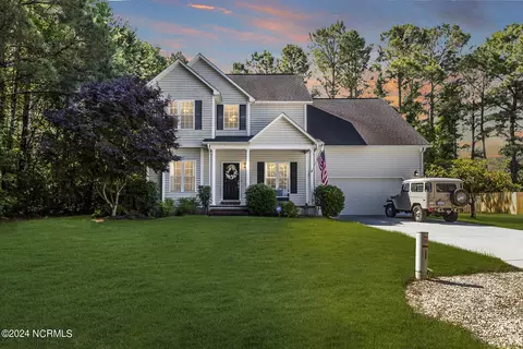 103 Pharlap Dr, Sneads Ferry, NC 28460
