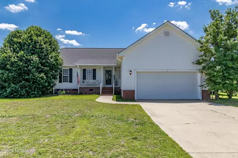 102 Barkridge Pl, Goldsboro, NC 27534