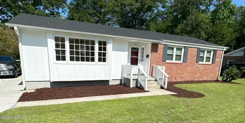 729 Vernon Dr, Jacksonville, NC 28540