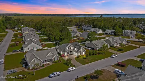 1103 Woods Ct, Morehead City, NC 28557