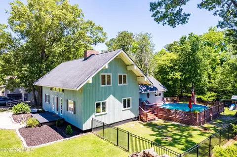 310 Country Club Dr, Edenton, NC 27932