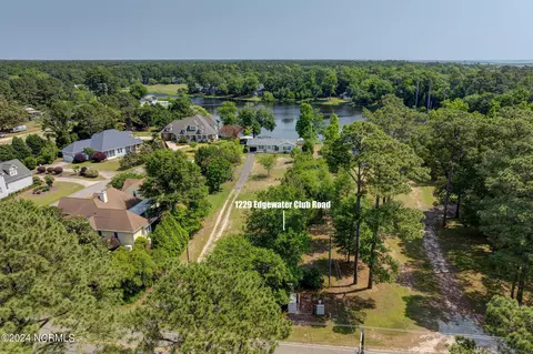 1229 Edgewater Club Rd, Wilmington, NC 28411