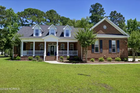 502 Seascape Dr, Sneads Ferry, NC 28460