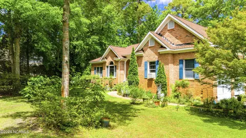 Exterior - 101 Waters Edge Dr, Chocowinity, NC 27817 photo 1 of 18