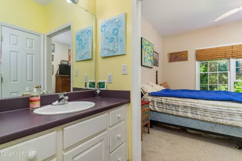 Bedroom - 101 Waters Edge Dr, Chocowinity, NC 27817 photo 4 of 4