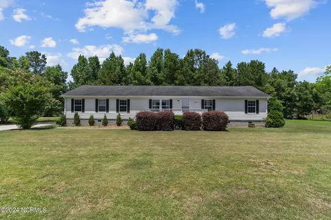 9524 NE Magnolia Dr, Leland, NC 28451