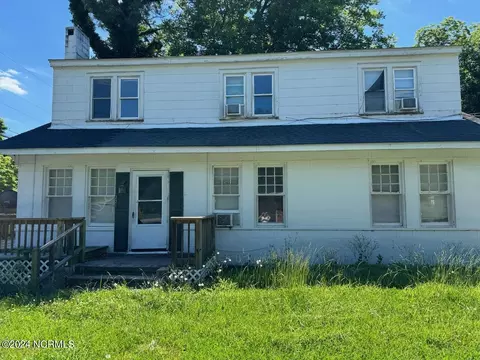 219 E Plank Rd, Warsaw, NC 28398