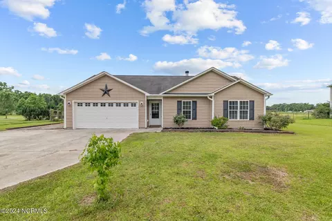2329 White Oak River Rd, Maysville, NC 28555