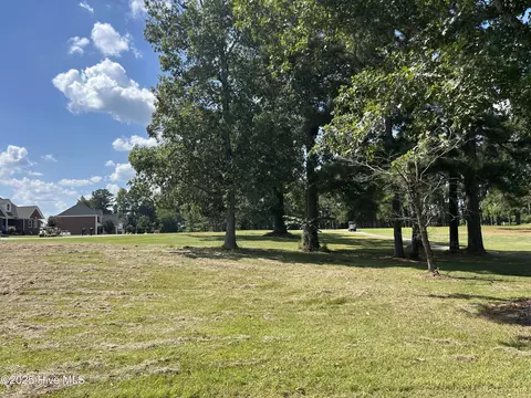 40 Muirfield Dr, Whiteville, NC 28472