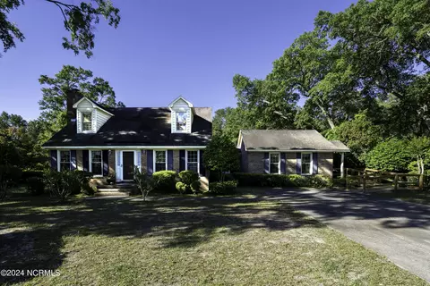 322 Holiday Hills Dr, Wilmington, NC 28409