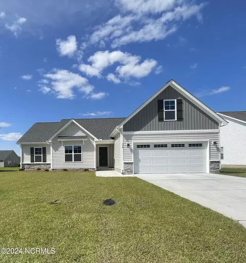 324 Oleander Dr, Greenville, NC 27858